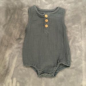 Cotton Bubble Onesie Size 0-6 months
